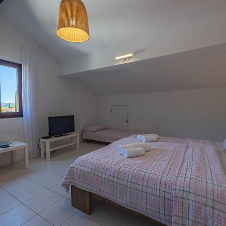 Apartments Iskra Vrboska Zewnętrze zdjęcie