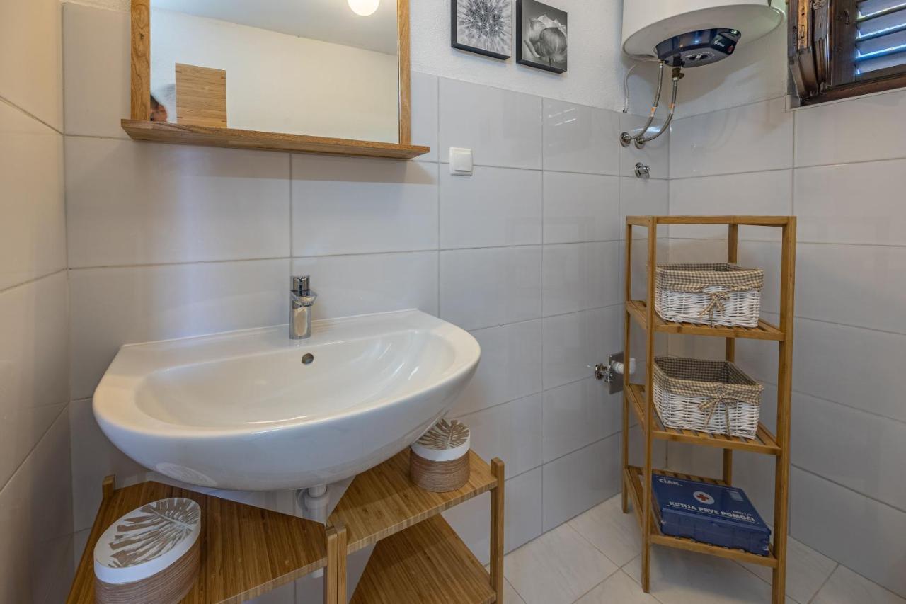 Apartments Iskra Vrboska Zewnętrze zdjęcie